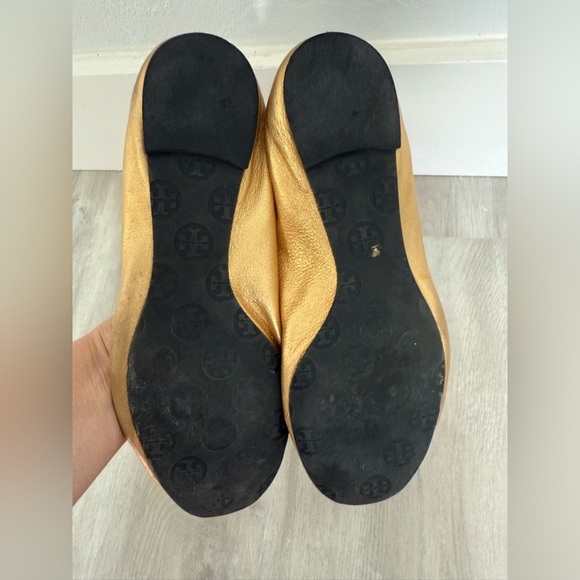 TORY BURCH Size 9.5 Reva Gold Distressed Leather Ballet Flat Metallic - Picture 11 of 14